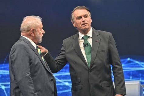 Ao Tocar No Ombro De Lula Bolsonaro Causa Questionamento Do Público