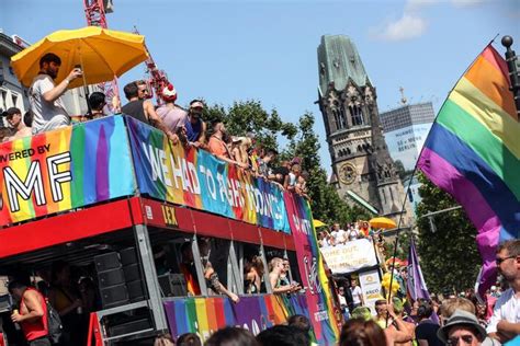 Vescovo Tedesco Ai Suoi Preti Benedite Le Coppie Gay Cristiani Nel Mondo Ansa It