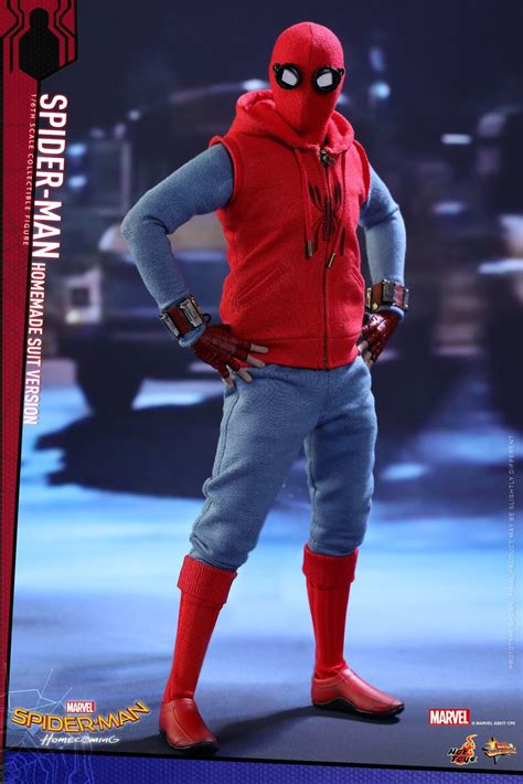 Hot Toys Divulga Imagens Do Primeiro Uniforme Do Homem Aranha De Tom Holland Universo Marvel