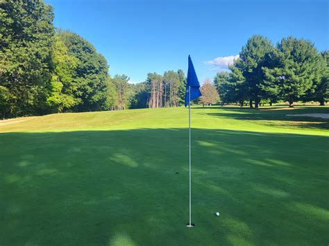 Mountain Meadows Golf Course: Facilities and Tee Time Information 31