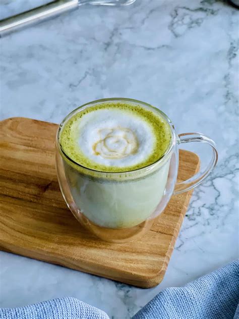 Creamy Vanilla Matcha (Green Tea) Latte (Easy Recipe) — Love Incredible ...