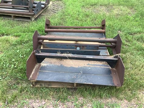 Gleaner Head Adapters Bigiron Auctions