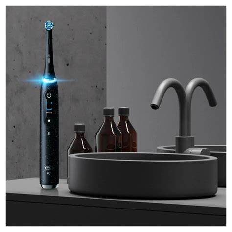 Электрическая зубная щетка Oral-B iO 10 Cosmic Black купить в ...