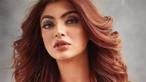 Bigg Boss Ott 2 Premiere Akanksha Puri Says She Is Single Not Dating