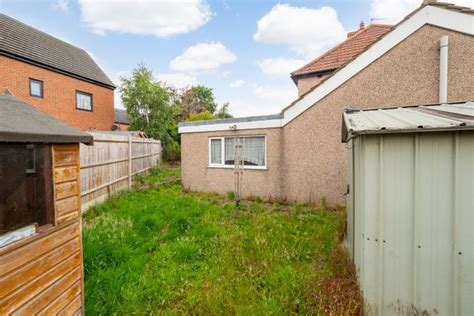 Green Wrythe Lane Carshalton Sm5 3 Bedroom Semi Detached House For