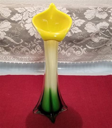 Vintage Art Glass Tulip Bud Vase Yellow With Green Base Etsy