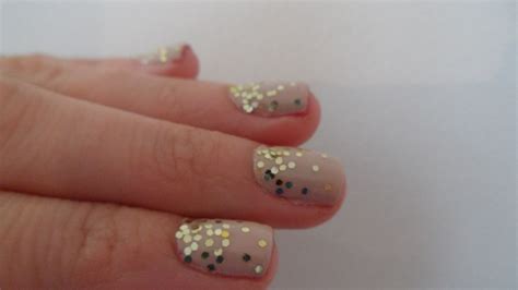 Nailificent Nude Glitter Manicure