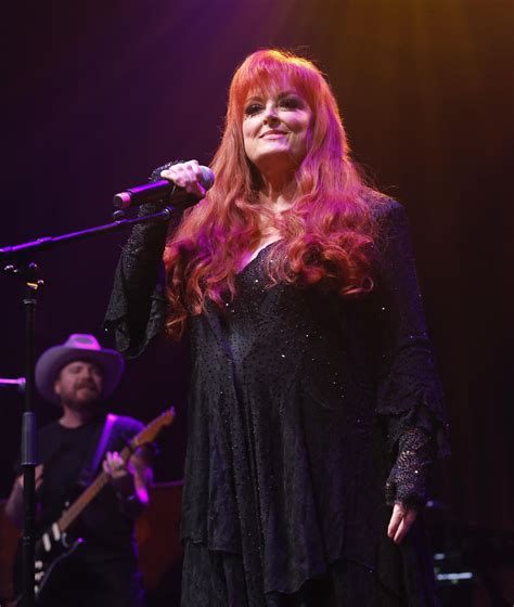 Country Icon Wynonna Judd Looks Flawless in Bejeweled Black Outfit in ...