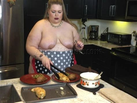 Big Booty Blonde BBW Cooking Show 9 Nude Pics XHamster