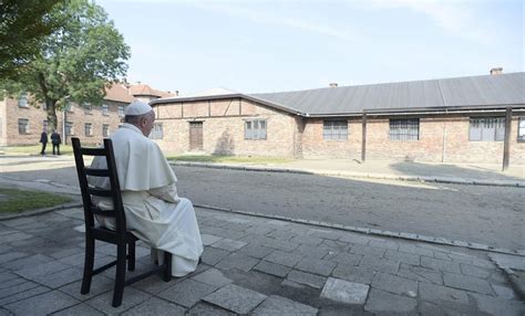 Papa Reza En Celda De Cura Polaco En Auschwitz El Universal