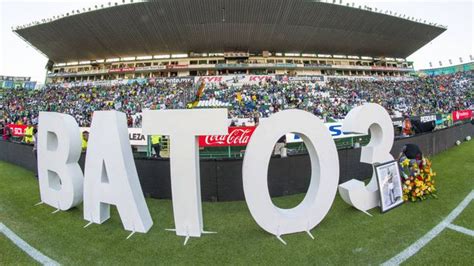 Homenajearon a Osvaldo Batocletti en el León América AS México