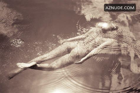 Marisa Papen Nude In Jamaica AZNude