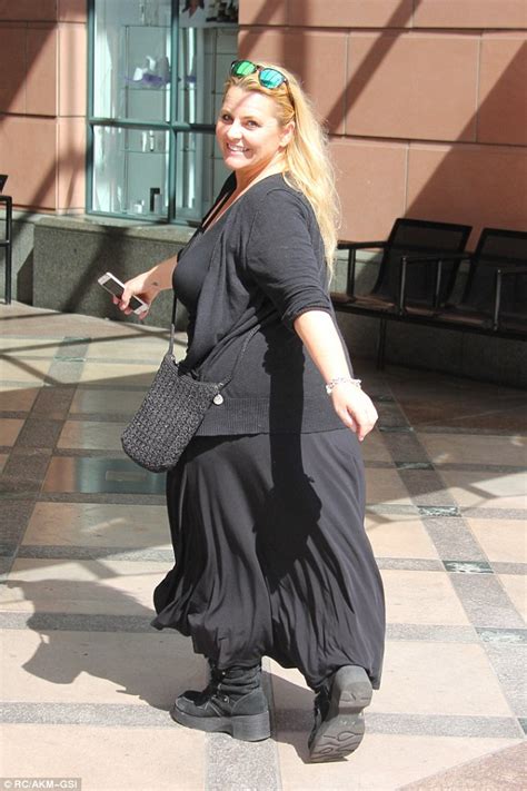 The Biggest Loser S Ajay Rochester Shows Off Her Slimmed Down Figure In All Black Ensemble