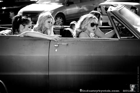 Porno Gafapasta Las Bikini Bandits De Barrett Blade