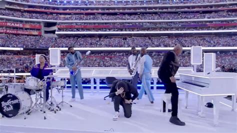 Eminem Defies NFL and Kneels During Super Bowl Halftime Show