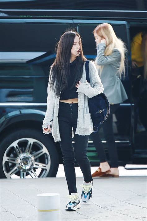 Chic Outfit Ideas From Blackpink Airport Style Celebrity Fashion Outfit Trends And Beauty Tips