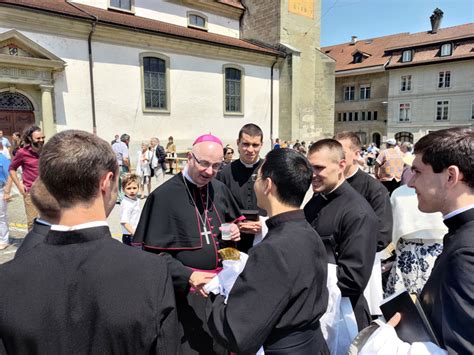 La Fraternit Sacerdotale Saint Pierre En Suisse