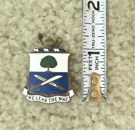 Wwii We Lead The Way 29th Infantry Regiment Unit Crest Pin Back Enamel