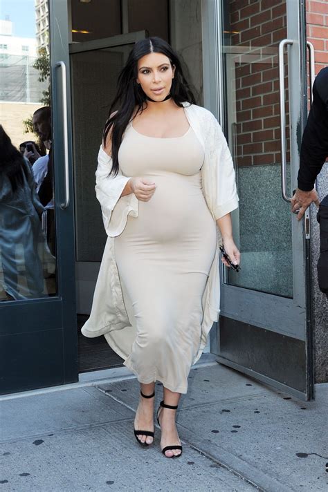 Pregnant Kim Kardashian Shows Off Her Ample Assets And 8aa