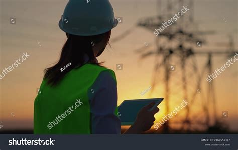 5,087 Women Engineer Silhouette Images, Stock Photos & Vectors ...