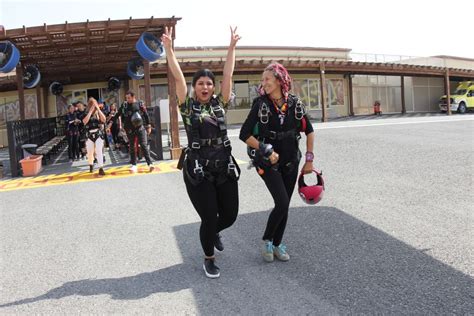 Dubai Skydive Nel Deserto Di Dubai GetYourGuide