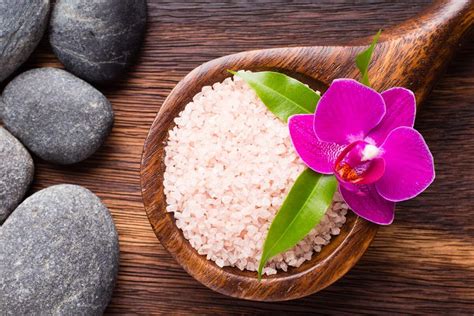 Скрабы от целлюлита своими руками: 4 рецепта | SimpleSlim