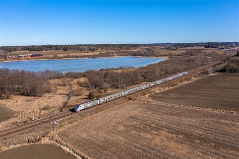 X2000 of SJ between Gnesta and Björnlunda