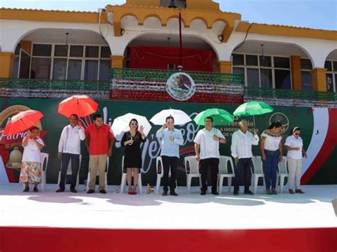 Realizan Tradicional Desfile En Cunduacán