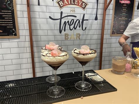 Bailey's-bar i presscentret – med gratis drinkar till pressen