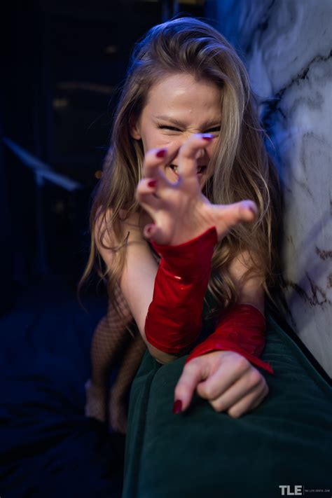 Amateur Girl Thelifeerotic