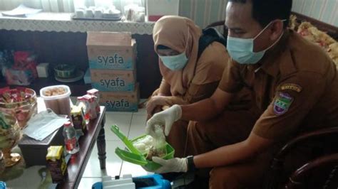 Dinkes Ciamis Ambil Sampel Makanan Yang Diduga Jadi Penyebab Sekeluarga