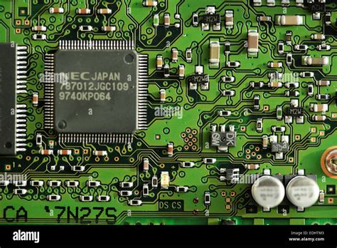 Monolithic chips hi-res stock photography and images - Alamy