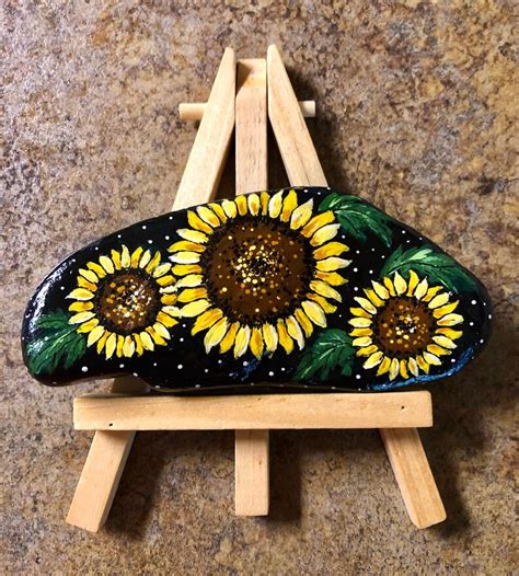 Hand painted rock sunflower love from Inspirationrocks4u | Etsy