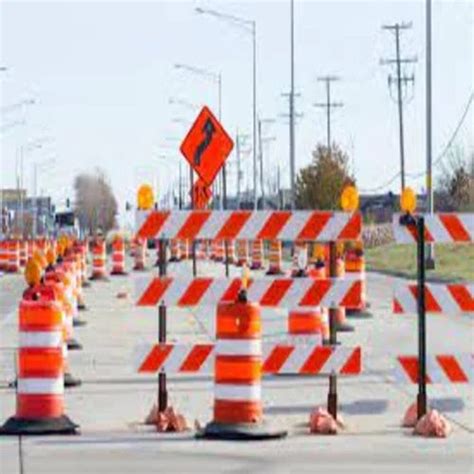 Red ABS Plastic Road Safety Barricades at Rs 12000 in Pune | ID: 8431070291