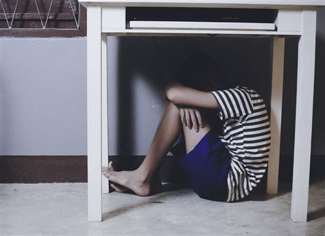 «Подонок» и «бесстыжая морда». В школе Петербурга били и унижали детей