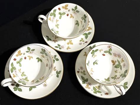 Wedgwood Bone China Wild Strawberry Peony Shape Cups Saucers