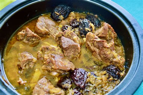 Le Tajine D Agneau Aux Poires Et Pruneaux Les Menus Plaisir