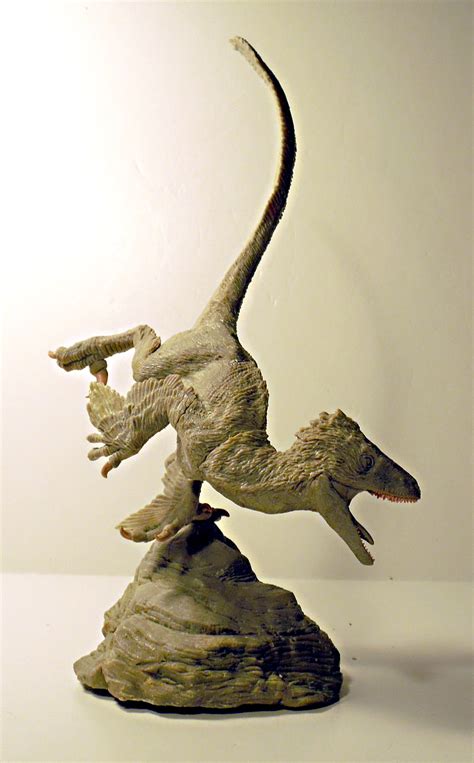 Deinonychus model kit - Welcome to creative-beast.com