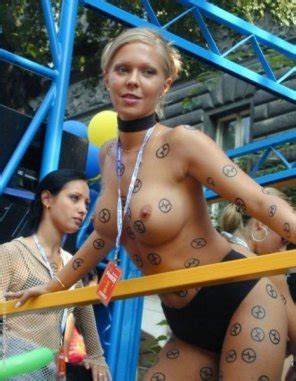 Festival Chick Porn Pic