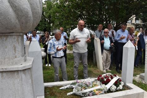 BROJNE DELEGACIJE ODALE POČAST Mjesto pogibije heroja Safeta Zajke