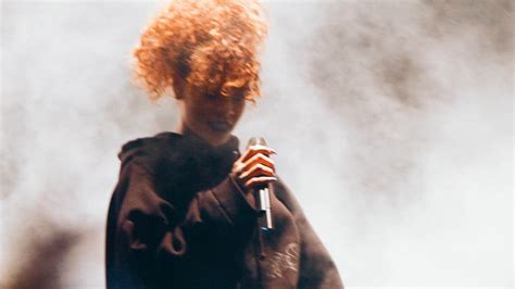 Watch Rihanna Surprise the FYF Crowd by Singing a Hook for Kanye West ...