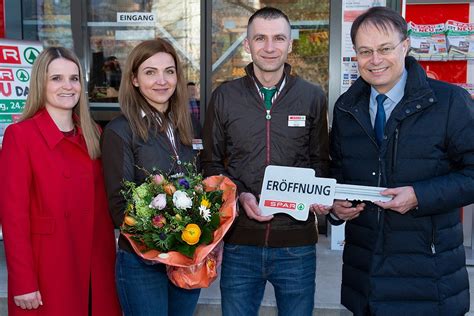 Kaufmannsfamilie Suceska Bernimmt Feinschmecker Spar Markt In Der