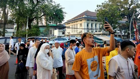 Ribuan Umat Islam Salat Id Di Masjid Istiqlal