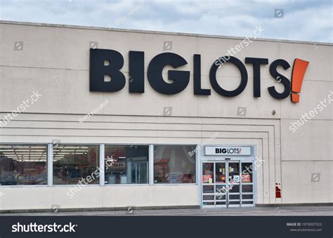 Houston Texas Usa 05142021 Big Lots Stock Photo 1979097923 Shutterstock