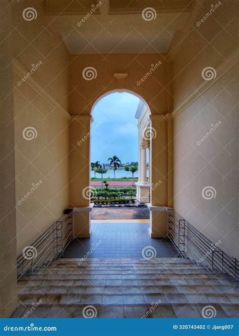 Semicircular Arch at a Mosque of Islamic Architecture Stock Photo ...