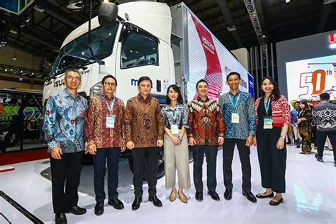 Isuzu Pamerkan Produk Unggulan Di Giicomvec Mediaprofesi