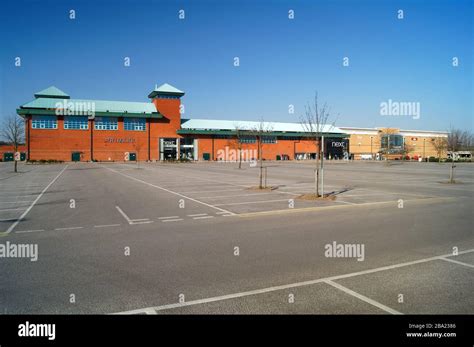 Meadowhall Centre Entrance Hi Res Stock Photography And Images Alamy