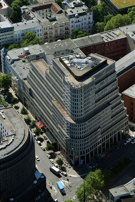 Luftaufnahme Berlin Hochhaus Gebäude der Hotelanlage Sofitel Berlin