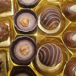 Lindt Boîte CONNAISSEURS Pralinés Assortiment de Chocolats au Lait