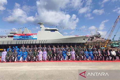 TNI AL Perkuat Armada Dengan Tambah Dua Kapal Perang ANTARA News